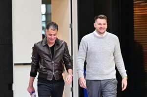 开云-湖人四处追求中锋！罗威+亚当斯成目标，难获特纳？