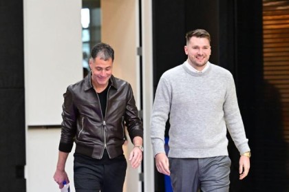 开云-湖人四处追求中锋！罗威+亚当斯成目标，难获特纳？