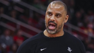 开云-乌度卡：进攻起伏主要是因为投篮 投篮回归正常自然进攻会提升